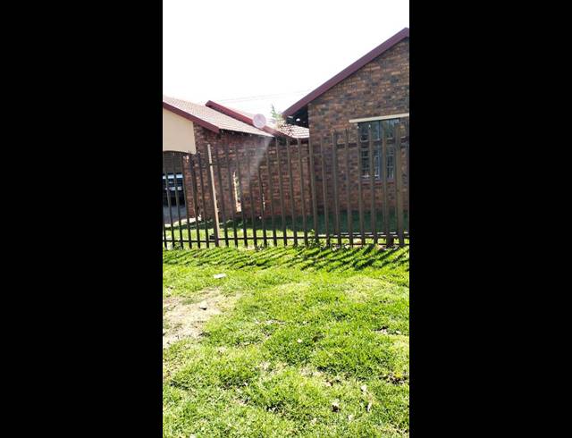 3 BEDROOM HOUSE FOR SALE IN MAYBERRY PARK